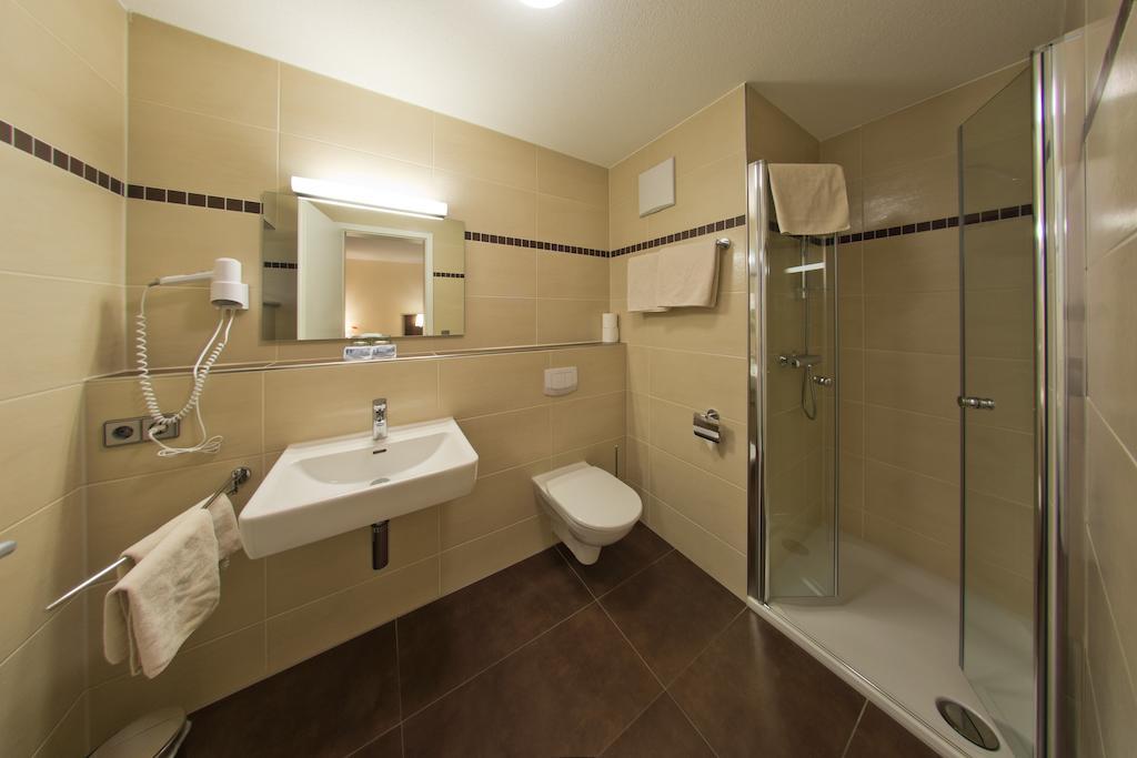 Hotel - Restaurant Sonneneck Dornstetten Kamer foto