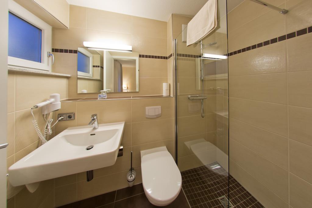 Hotel - Restaurant Sonneneck Dornstetten Kamer foto