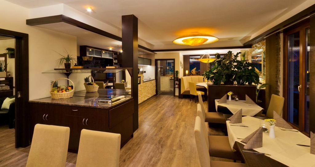 Hotel - Restaurant Sonneneck Dornstetten Buitenkant foto