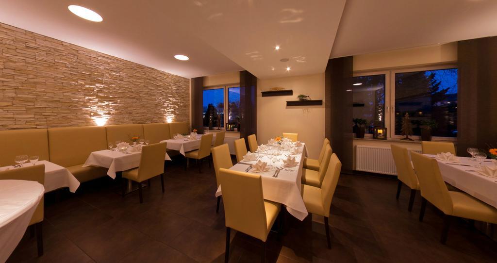 Hotel - Restaurant Sonneneck Dornstetten Buitenkant foto